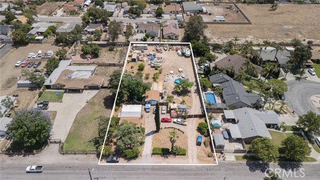 17813 Laurel Drive, Fontana CA: https://media.crmls.org/medias/f78a05a3-c991-43d7-bf27-9552e60f4ea0.jpg