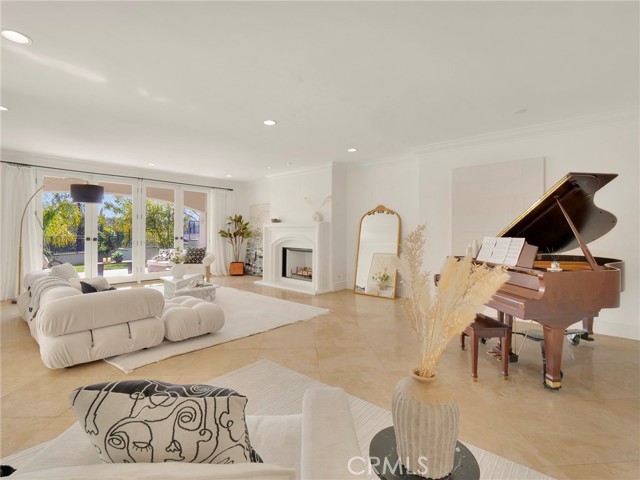 Detail Gallery Image 6 of 60 For 4862 Galendo St, Woodland Hills,  CA 91364 - 6 Beds | 6 Baths