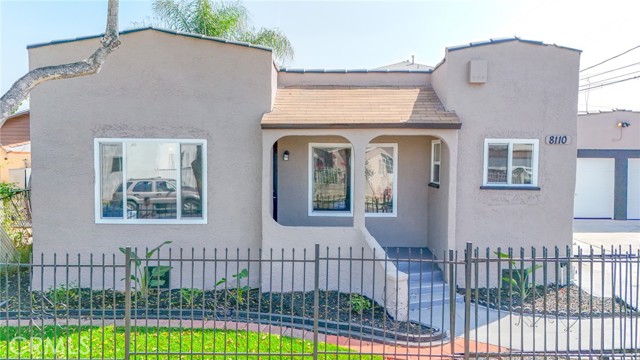 Detail Gallery Image 5 of 39 For 8110 S Denker, Los Angeles,  CA 90047 - 2 Beds | 2 Baths