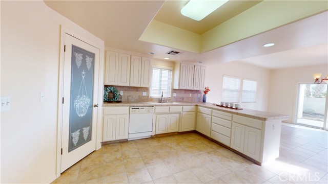 Detail Gallery Image 10 of 40 For 3308 Camino Way, Madera,  CA 93637 - 3 Beds | 2/1 Baths
