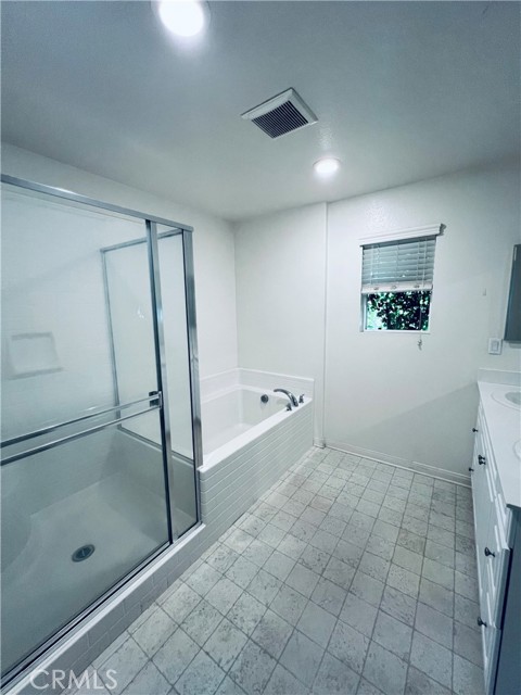 Detail Gallery Image 11 of 22 For 2061 E Sentinel Privado, Ontario,  CA 91764 - 4 Beds | 2/1 Baths