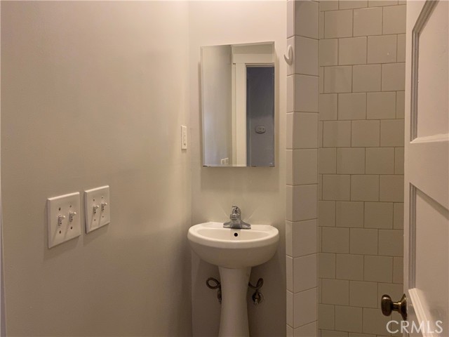 Detail Gallery Image 7 of 9 For 701 Mira Monte Pl, Pasadena,  CA 91101 - 1 Beds | 1 Baths