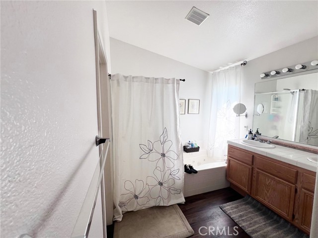 Detail Gallery Image 13 of 23 For 28303 Sycamore Dr, Saugus,  CA 91350 - 3 Beds | 2/1 Baths