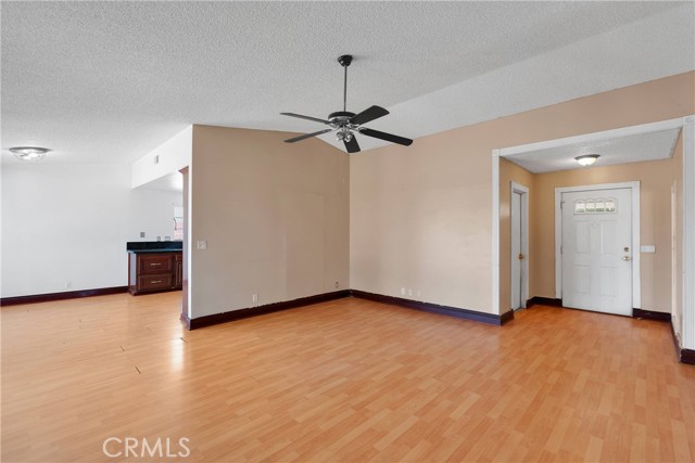 Detail Gallery Image 8 of 30 For 11644 Chimayo Rd, Apple Valley,  CA 92308 - 3 Beds | 2 Baths