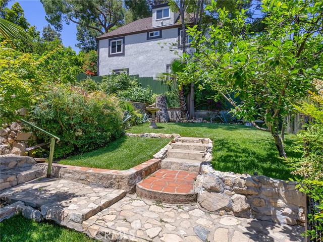5815 Irving Avenue, La Crescenta CA: https://media.crmls.org/medias/f78bec96-1c8f-4363-9073-32d001a163ac.jpg