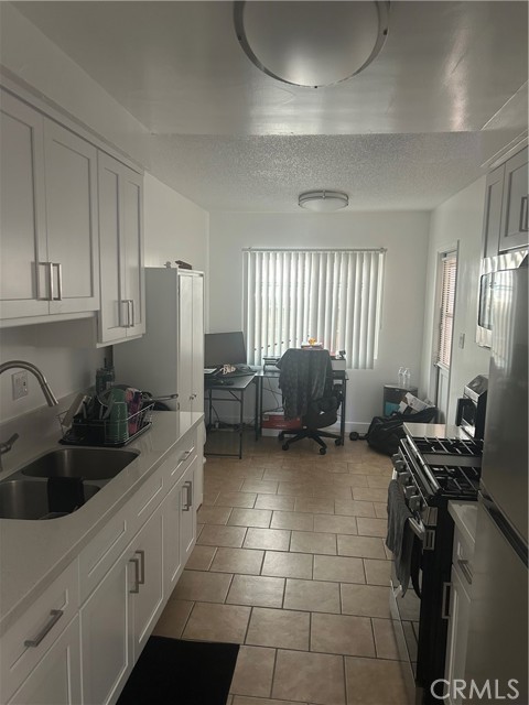12532 Cranbrook Avenue, Hawthorne CA: https://media.crmls.org/medias/f78c5dcb-e3e1-419c-8aff-2db23383faee.jpg