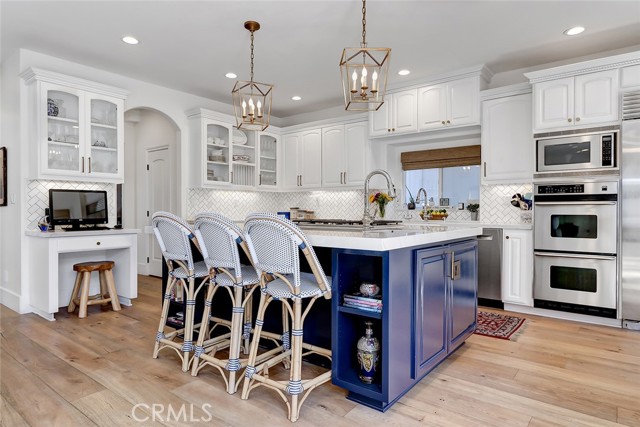 2304 Elm Avenue, Manhattan Beach, California 90266, 5 Bedrooms Bedrooms, ,4 BathroomsBathrooms,Residential,Sold,Elm,SB21197598