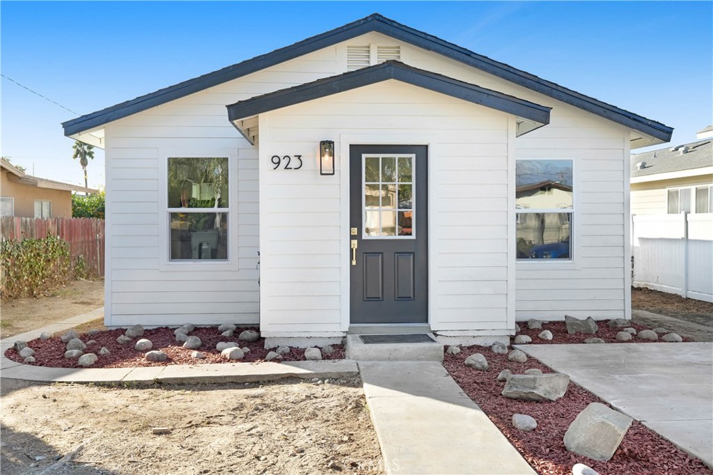 923 Columbia Street, Redlands, CA 92374