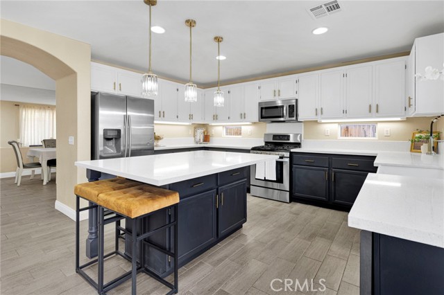 Detail Gallery Image 16 of 55 For 13498 Bentwood, Hesperia,  CA 92344 - 4 Beds | 3 Baths