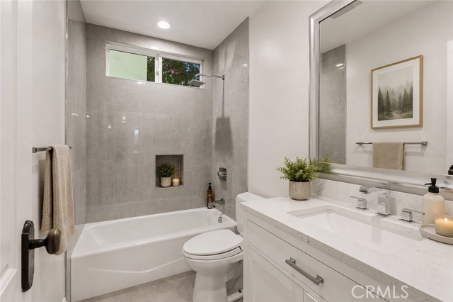 23365 Calvert Street photo 32