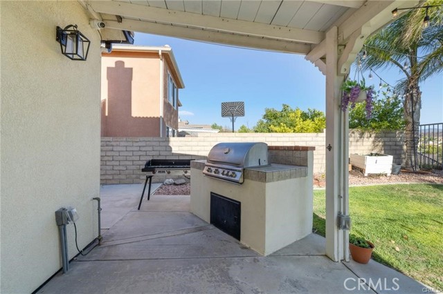 Detail Gallery Image 51 of 61 For 19924 via Joyce Dr, Saugus,  CA 91350 - 5 Beds | 3 Baths
