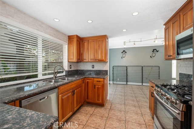 Detail Gallery Image 9 of 27 For 4 Firethorn, Rancho Santa Margarita,  CA 92688 - 3 Beds | 2/1 Baths