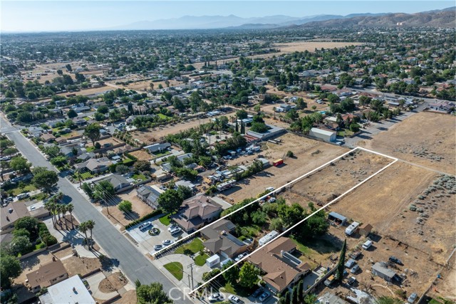 5622 W Avenue M4, Lancaster CA: https://media.crmls.org/medias/f78dff59-7614-4d6f-b9e9-a467a58d69f8.jpg