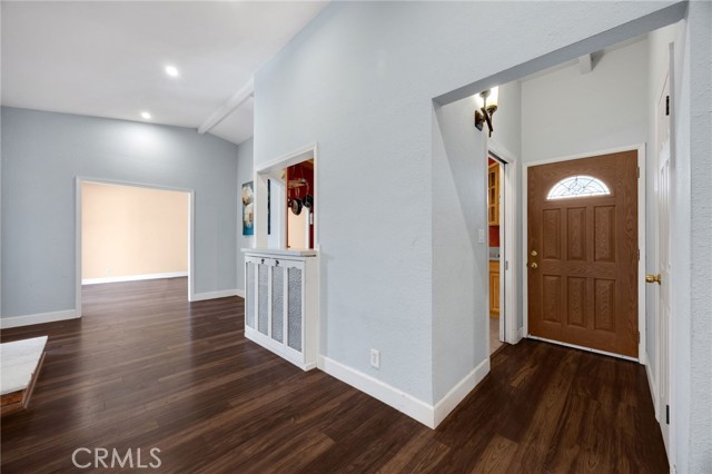 Detail Gallery Image 4 of 27 For 741 E Hawthorne St, Ontario,  CA 91764 - 3 Beds | 2 Baths