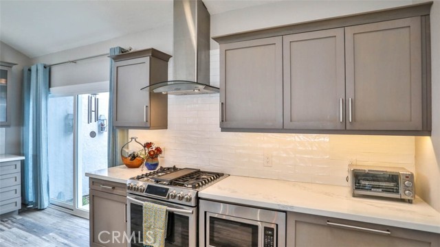 204 Calle Del Juego, San Clemente CA: https://media.crmls.org/medias/f78ed0a2-a441-4d6d-8435-b496390d6b1c.jpg