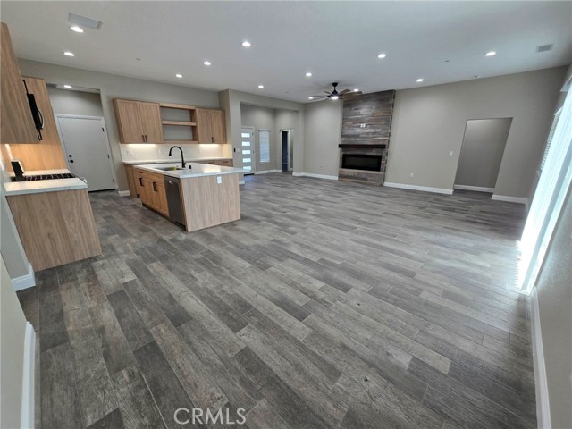 Detail Gallery Image 7 of 28 For 20401 Tonawanda Rd, Apple Valley,  CA 92307 - 4 Beds | 3 Baths