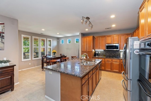 Detail Gallery Image 5 of 35 For 7213 Cottage Grove Dr, Corona,  CA 92880 - 5 Beds | 3 Baths
