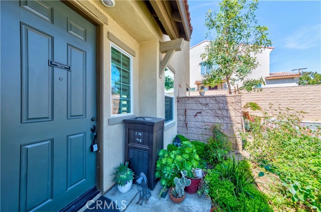 9795 Ardisia Street, Riverside CA: https://media.crmls.org/medias/f78feb6e-58d3-425e-87f1-8020c9b15424.jpg