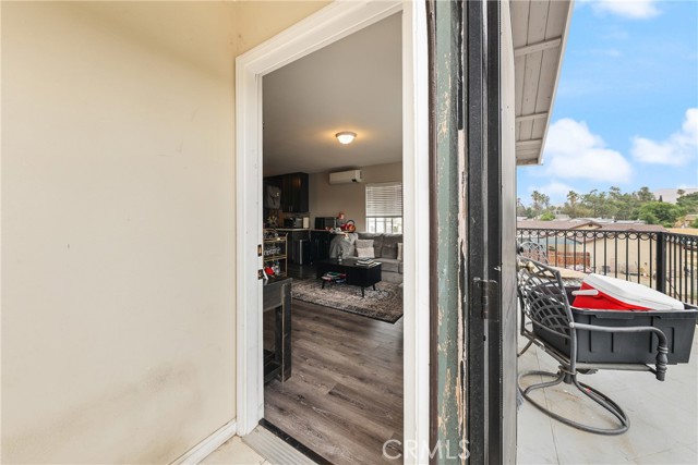 8963 Bold Ruler Lane, Jurupa Valley CA: https://media.crmls.org/medias/f791c495-4938-47be-839a-18dfd08e2078.jpg