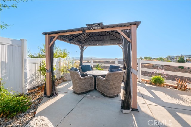 1134 Villa Calimesa Ln, Calimesa CA: https://media.crmls.org/medias/f791e602-ee6d-4281-bd63-42d99e1e2c19.jpg