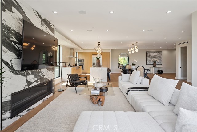 Detail Gallery Image 21 of 65 For 22268 Avenue San Luis, Woodland Hills,  CA 91364 - 5 Beds | 5/1 Baths