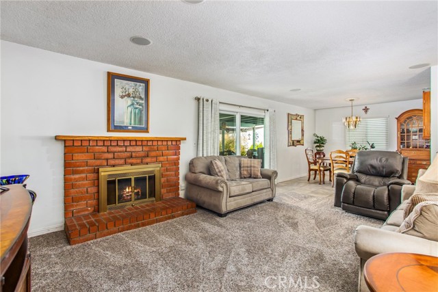 Detail Gallery Image 5 of 31 For 13638 San Leandro Ave, Yucaipa,  CA 92399 - 4 Beds | 2 Baths
