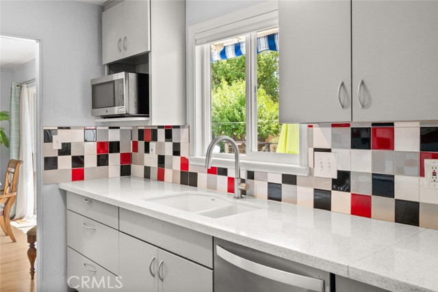 571 Redwood Way, Chico CA: https://media.crmls.org/medias/f7925c04-d298-4764-b644-8d43090fc3e4.jpg