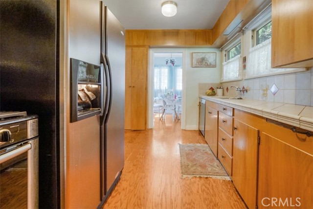 2270 E Orange Grove Boulevard, Pasadena CA: https://media.crmls.org/medias/f79331d3-9ce4-4c68-9dc7-50f788603e22.jpg