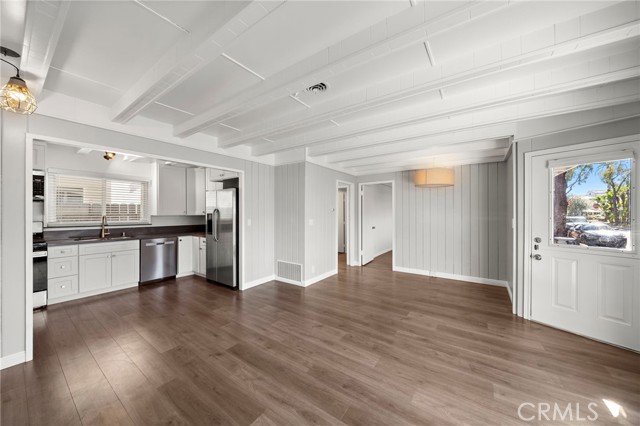 Detail Gallery Image 4 of 13 For 3212 2nd Ave, Corona Del Mar,  CA 92625 - 2 Beds | 2 Baths