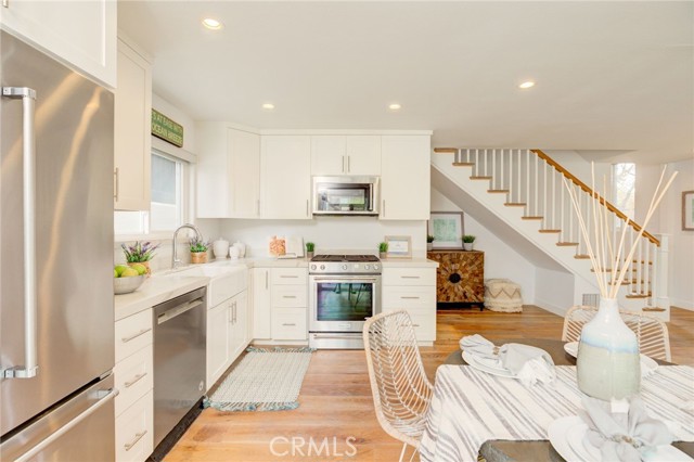 401 18th Street, Manhattan Beach, California 90266, 5 Bedrooms Bedrooms, ,2 BathroomsBathrooms,Residential,Sold,18th,SB22140138