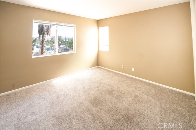 Detail Gallery Image 16 of 39 For 323 Camden Ct, Corona,  CA 92879 - 3 Beds | 2/1 Baths