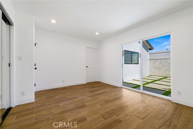 Detail Gallery Image 11 of 14 For 5706 Burnet Ave, Sherman Oaks,  CA 91411 - 3 Beds | 2 Baths