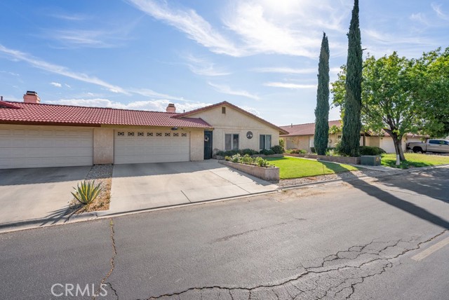 Detail Gallery Image 2 of 40 For 10335 Shahaptain Ave, Hesperia,  CA 92345 - 3 Beds | 2 Baths