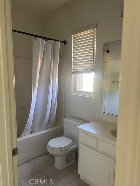 Detail Gallery Image 7 of 10 For 10040 Meritage Ct, Sun Valley,  CA 91352 - 4 Beds | 3 Baths