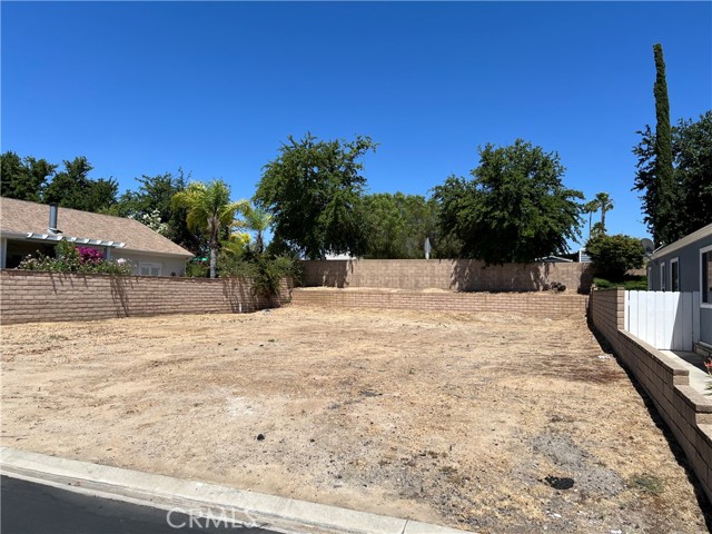 1458 Martinique Dr, Hemet, CA 92543