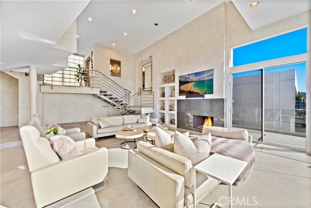 Detail Gallery Image 11 of 57 For 535 Dunnegan Dr, Laguna Beach,  CA 92651 - 4 Beds | 3/1 Baths