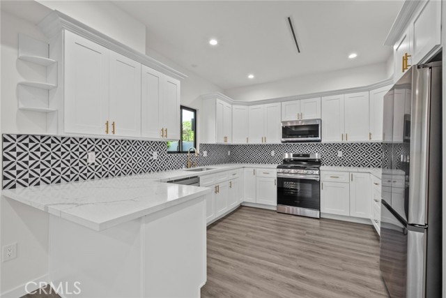 22835 Styles Street, Woodland Hills CA: https://media.crmls.org/medias/f796f8de-e291-4c08-b7e0-bbd51ba5154d.jpg