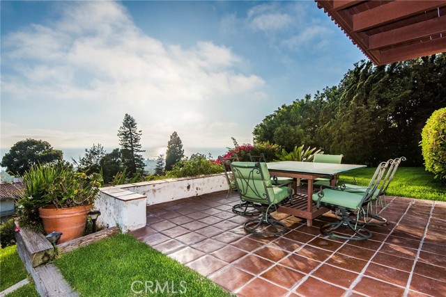 1349 Via Zumaya, Palos Verdes Estates, California 90274, 4 Bedrooms Bedrooms, ,2 BathroomsBathrooms,Residential,Sold,Via Zumaya,PV21141103