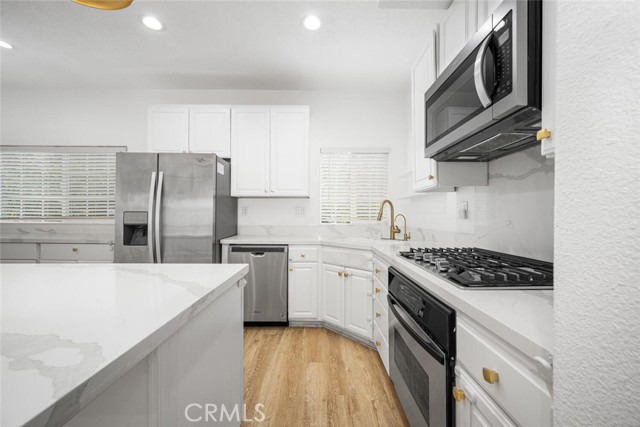5740 S Glennie Lane, Los Angeles CA: https://media.crmls.org/medias/f797a5e7-1e13-4ad5-997b-4e2a3f97f48f.jpg