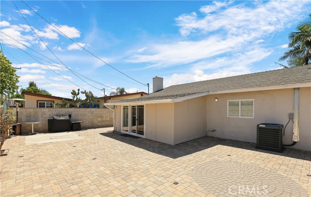 2279 W Falmouth Avenue, Anaheim CA: https://media.crmls.org/medias/f797f14b-0445-4628-8c30-314b5bbb0f8e.jpg