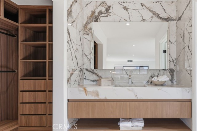 Detail Gallery Image 23 of 51 For 15631 Sunburst Ln, Huntington Beach,  CA 92647 - 5 Beds | 3/1 Baths