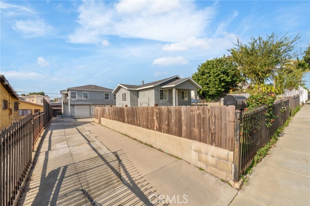 Detail Gallery Image 23 of 29 For 11113 Van Buren Ave, Inglewood,  CA 90044 - 3 Beds | 2 Baths