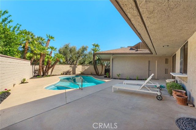 61 Cornell, Rancho Mirage CA: https://media.crmls.org/medias/f7994d32-0a04-4b7c-98fc-707b7df279d7.jpg