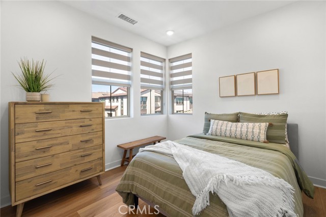 Detail Gallery Image 19 of 29 For 10319 Triple Crown Ln, Cypress,  CA 90720 - 4 Beds | 3/1 Baths