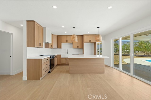 Image 11 of 59 For 645 Lyon Avenue