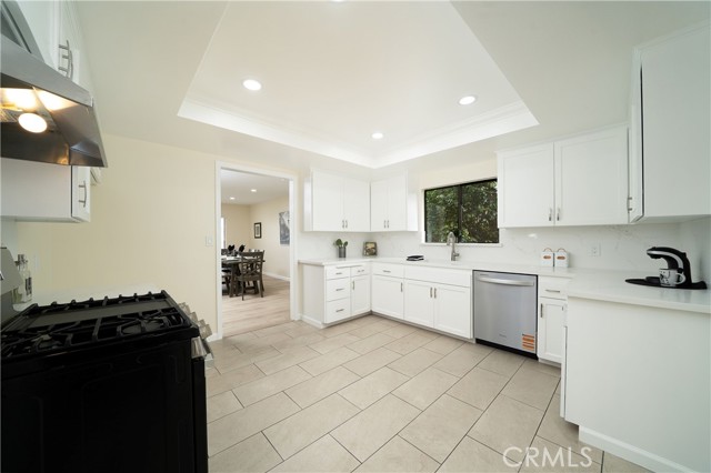 Detail Gallery Image 10 of 33 For 12566 Dolan Ave, Downey,  CA 90242 - 3 Beds | 2 Baths