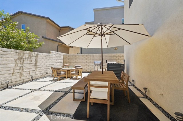 27008 Declaration Road, Valencia CA: https://media.crmls.org/medias/f79adc3c-c9fd-4505-817e-b721710837e4.jpg