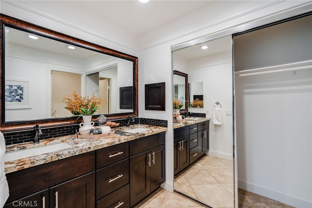 MLS #OC25163941 img 24