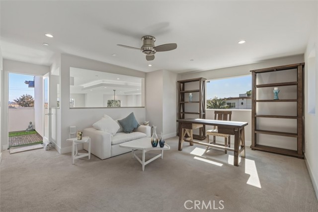Detail Gallery Image 24 of 49 For 1729 Harriman Ln a,  Redondo Beach,  CA 90278 - 4 Beds | 3/1 Baths