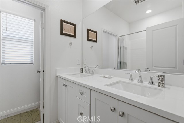 22864 Acoustic, Saugus CA: https://media.crmls.org/medias/f79bcbee-54f5-4962-97e7-f01243ec9668.jpg